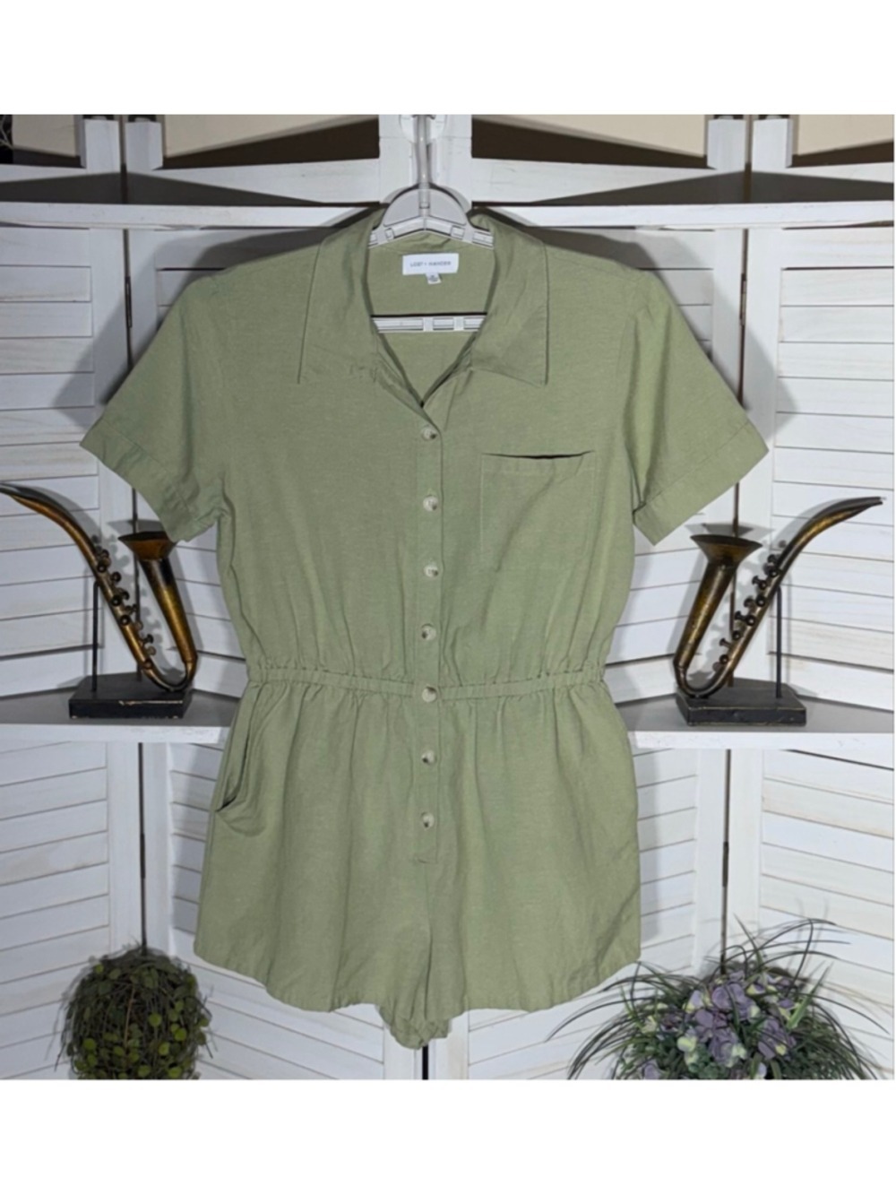 NWOT Lost & Wonder sage green romper shorts front buttons 2 side pockets sz M